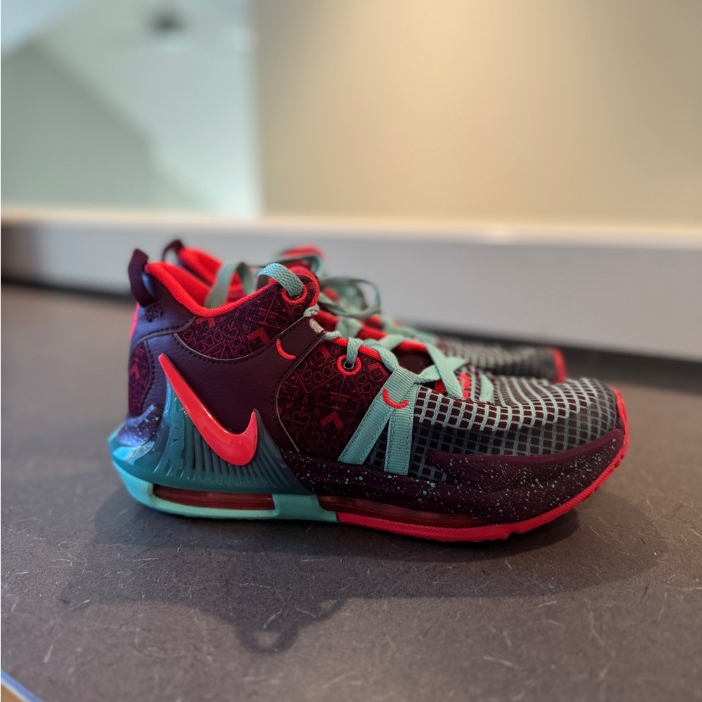 Nike LeBron witness 7 SE GS “Team Red Jade”